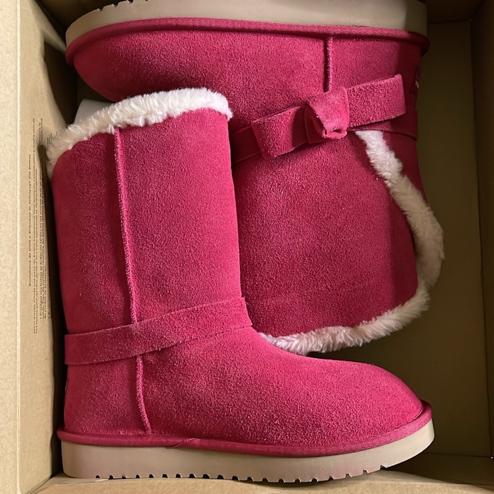 Kookaburra by Uggs Arlena short pink boots size 7 NIB